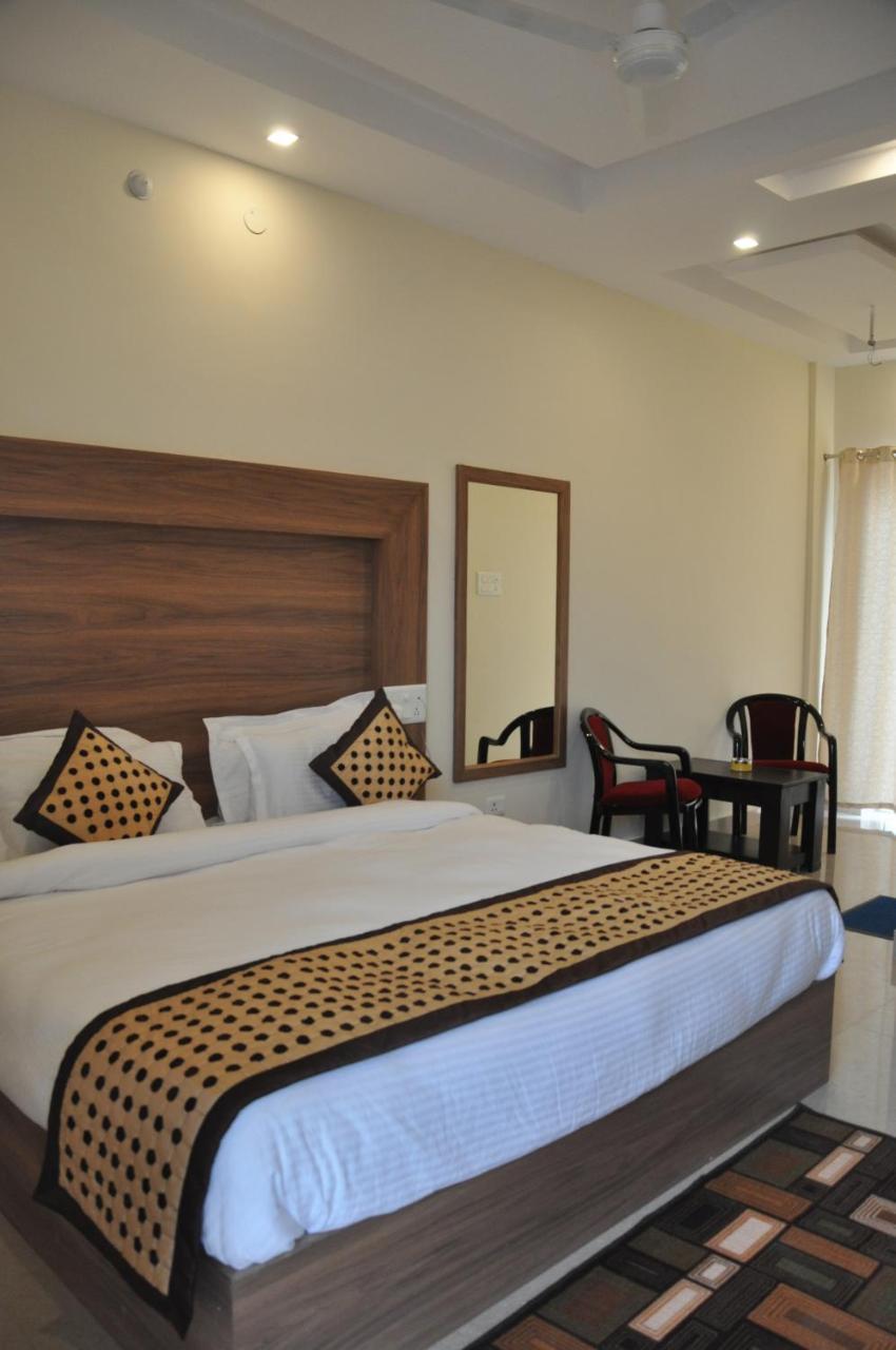 Hotel KSS Inn Doiwāla Buitenkant foto